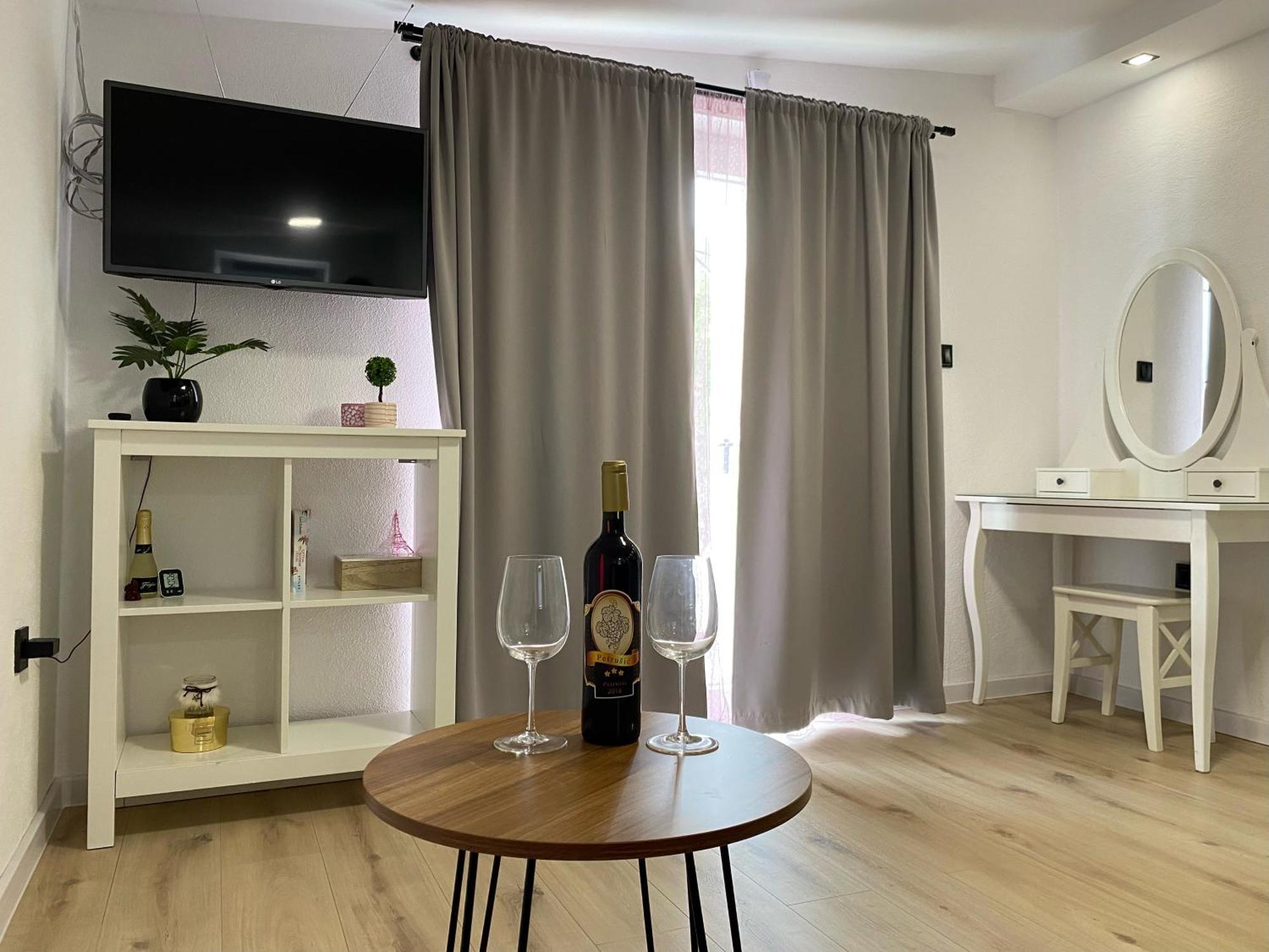 Studio Apartment Adrijana Загреб Екстер'єр фото